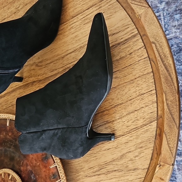 Black booties - Picture 2 of 4